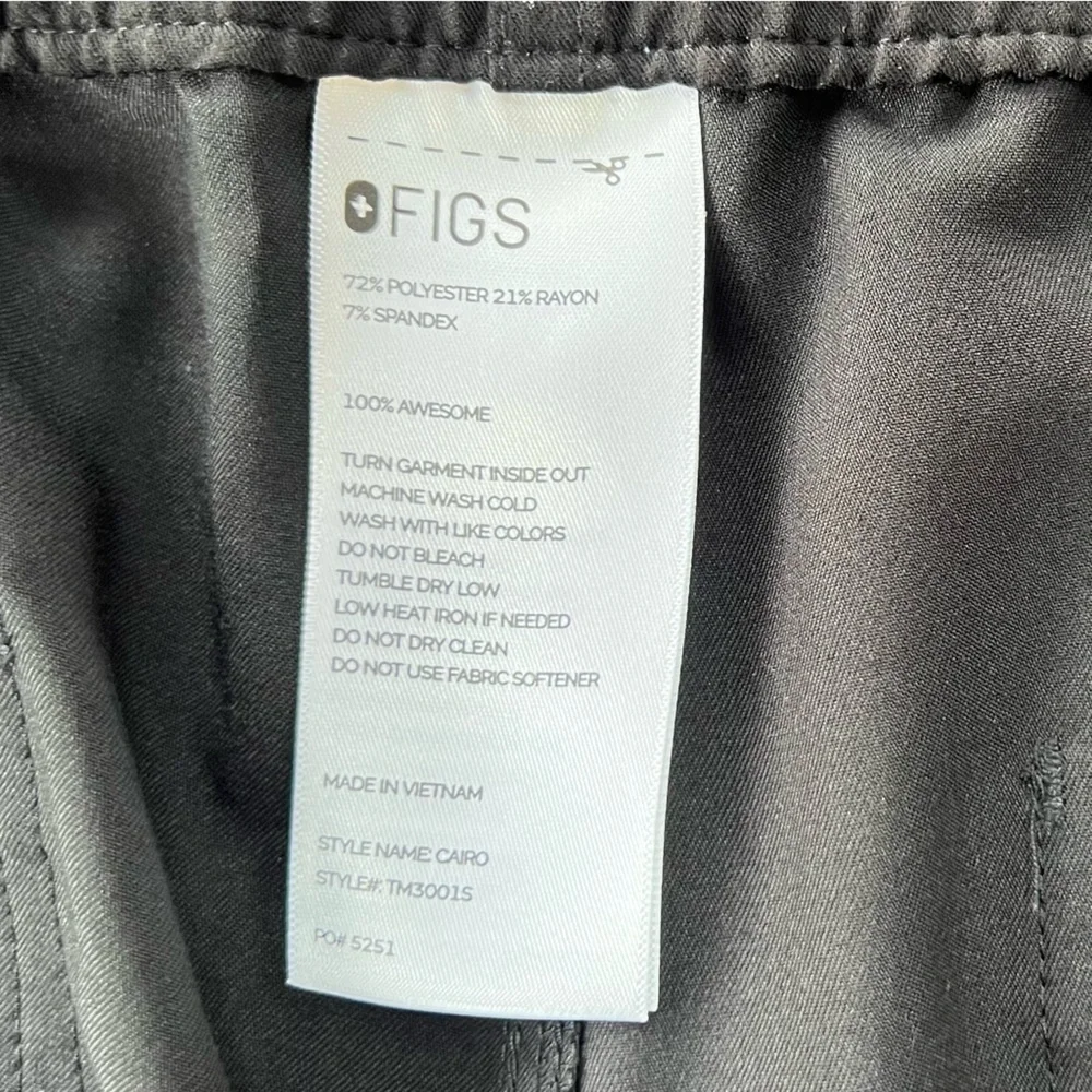 FIGS Men's Cairo Cargo Scrub Pants in Black, Large/Short